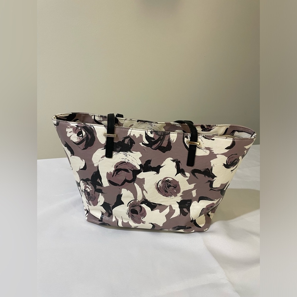 ๐ Kate Spade Floral Design Tote EUC โค๏ธ ๐ - Picture 2 of 10